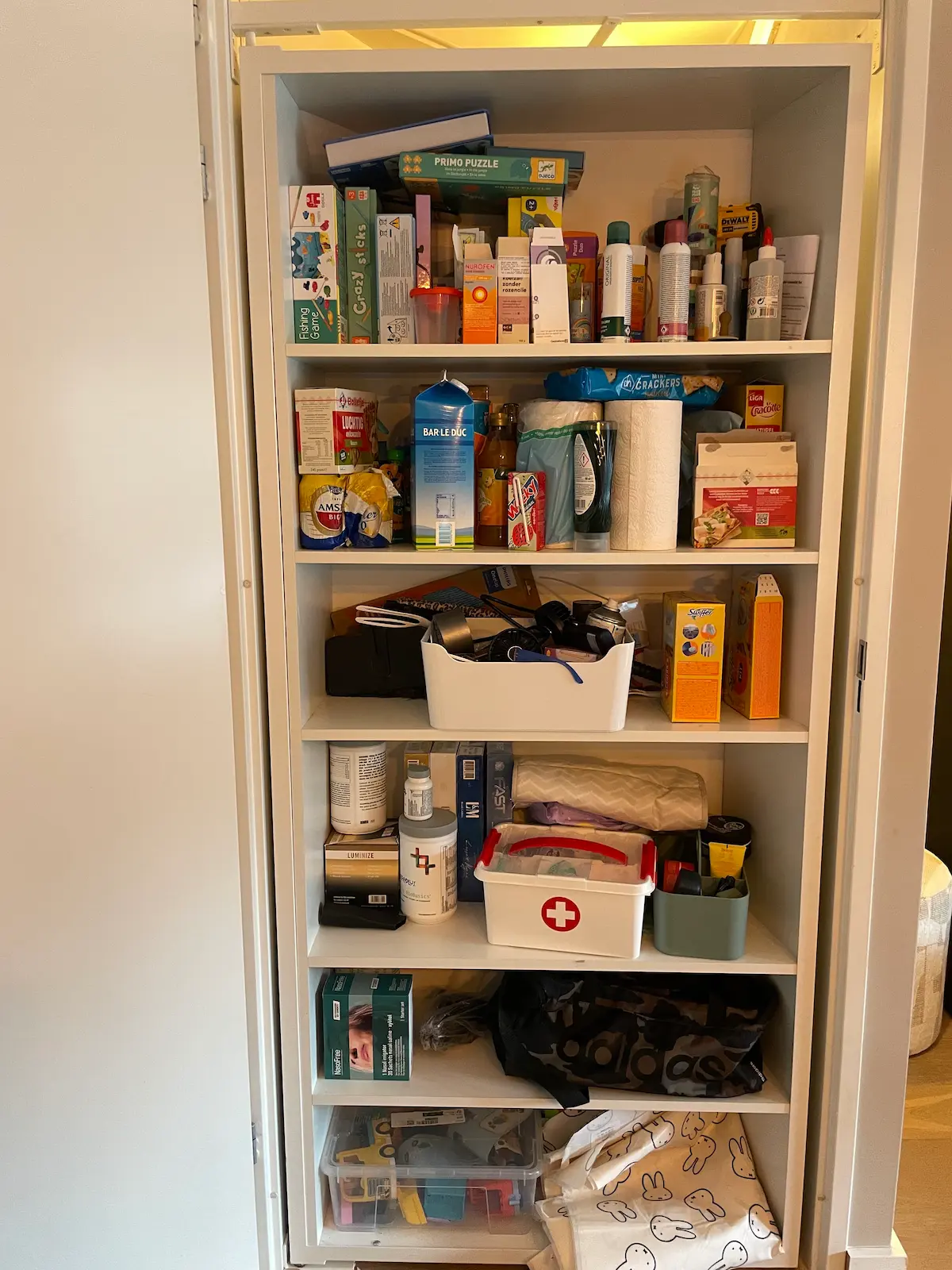 Kast in kast voor eetvoorraad, voor het organiseren